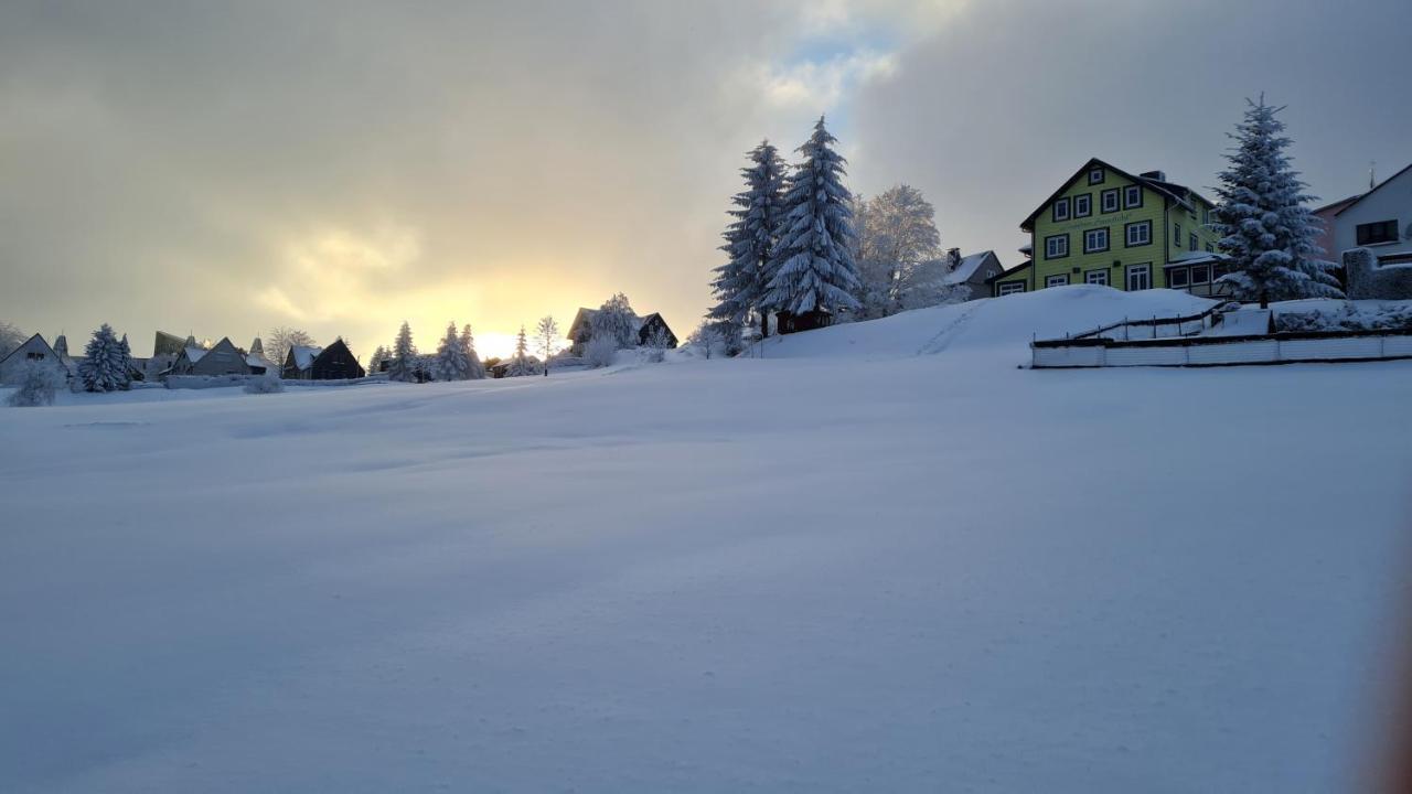 Hotel Schoene Aussicht Masserberg Exteriör bild